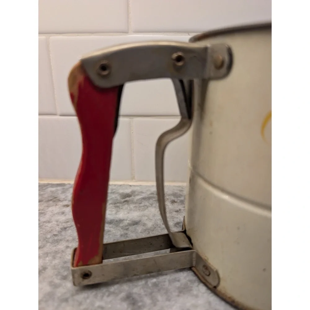 Vintage ANDROCK Hand-i-Sift‎ Flour Sifter Red Handle Farmhouse USA
